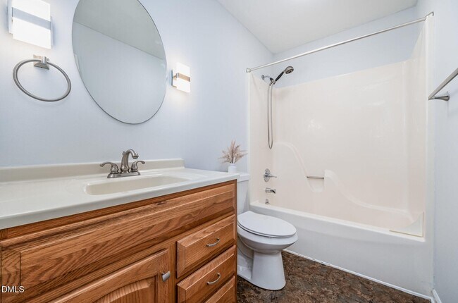 Foto del edificio - available now