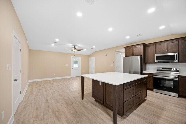 Building Photo - 1351 Sanibel Ln