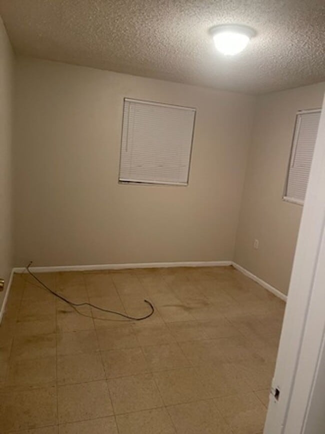 Building Photo - 2 Bedroom 1 Bath Duplex For Rent at 7068 C...