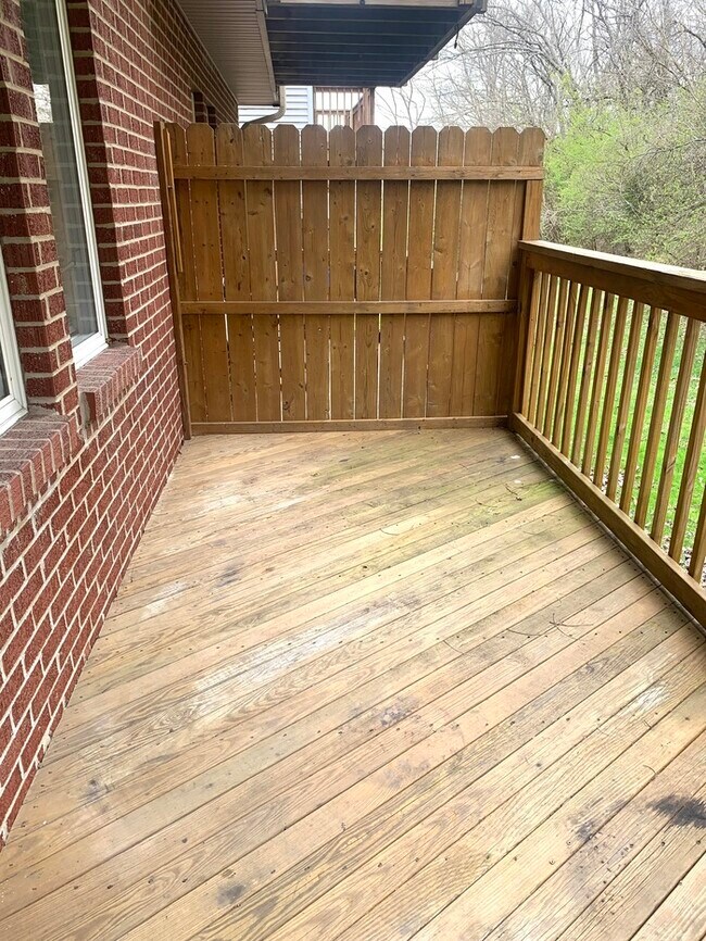 Building Photo - 3 Bedroom Townhome for Rent