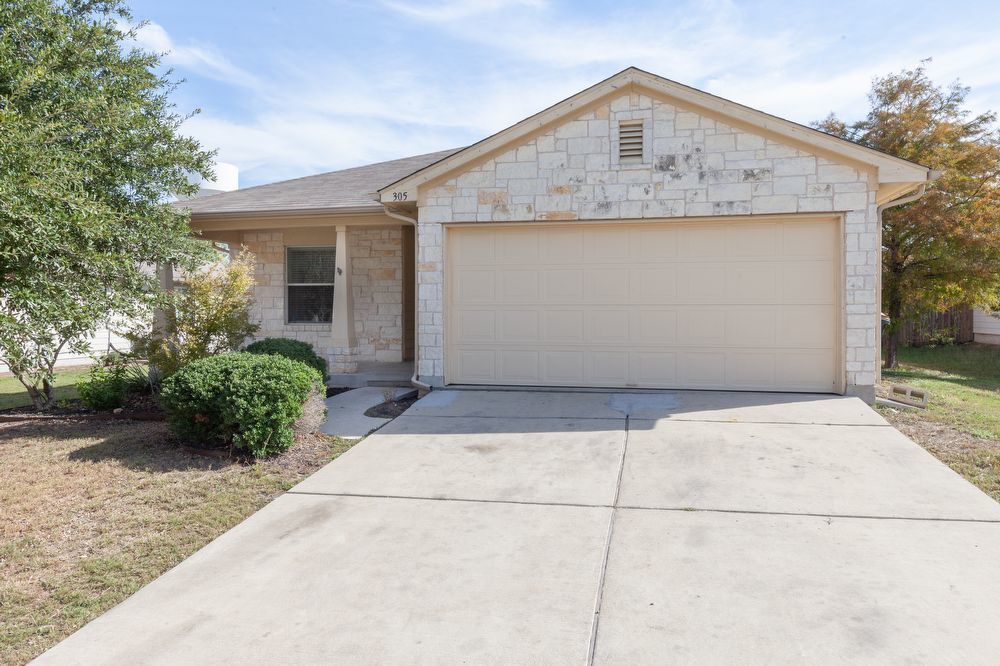 Foto principal - Single Story with Stone Exterior in Kyle -...