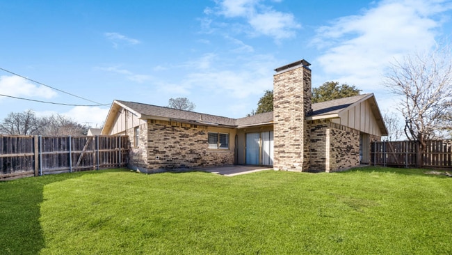 Photo - 1208 Spring Creek Pkwy House