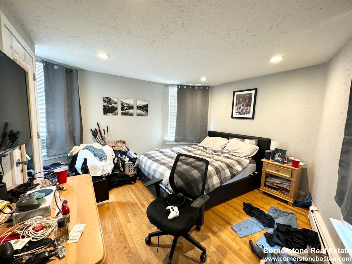 Foto principal - No Broker Fee - Available now, South Bosto...