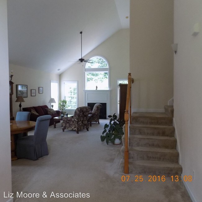 Foto del edificio - 5208 Hillside Way