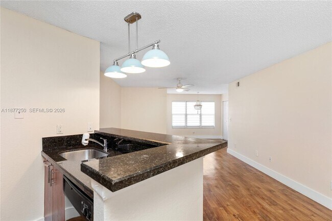 Building Photo - 12760 Vista Isles Dr