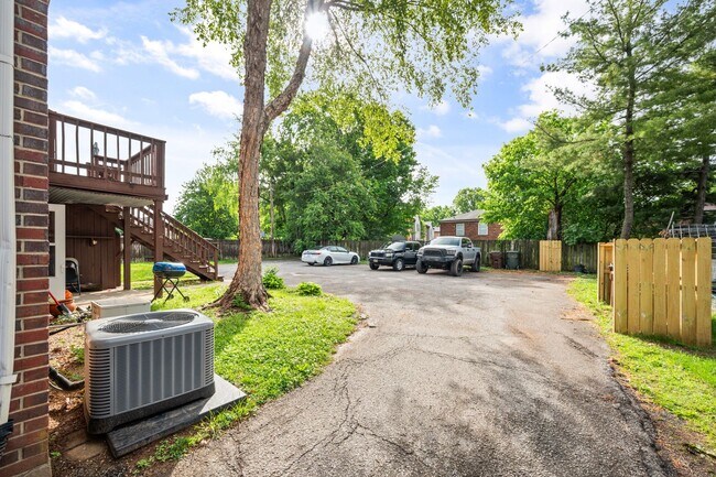 Foto del edificio - 3301 Orchard Manor Cir