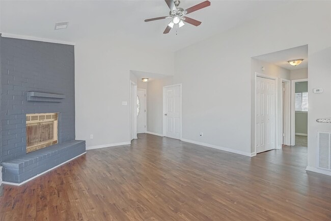 Foto del edificio - 16938 Enchanted Cir E