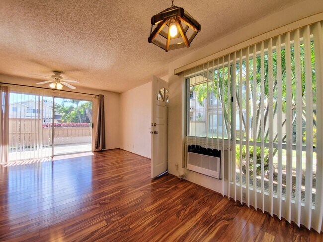 Foto del edificio - AVAILABLE NOW  | 2 BED, 2 BATH Townhome | ...