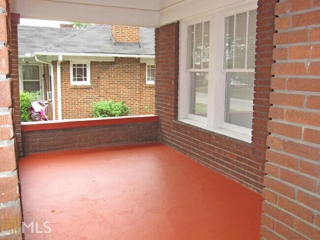 Foto del edificio - 804 Hartford Pl SW