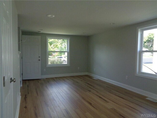 Foto del edificio - 4563 Union Rd
