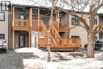 Building Photo - 1300 Golden Park Crescent