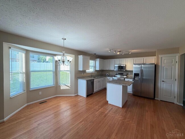 Foto del edificio - 7801 Livingston Dr