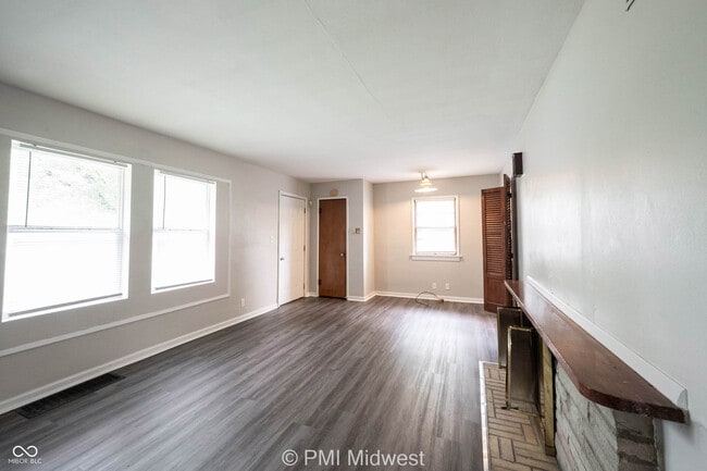 Building Photo - 2121 Euclid Dr