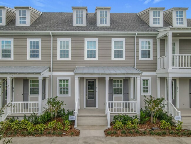 Foto del edificio - Brand New Luxury Town House in Island Village a Celebration, FL maintenance free community.