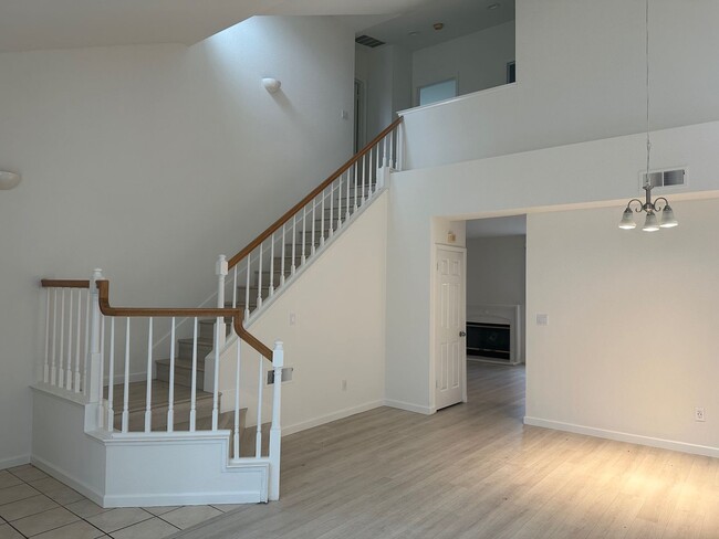 Foto del edificio - Spacious 4-Bedroom Home in Ardenwood – Gre...