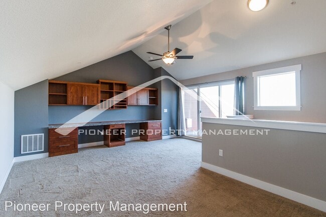 Building Photo - 3 br, 2.5 bath House - 5411 W. 97th Pl #C