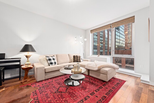 Foto del edificio - 240 51st Ave