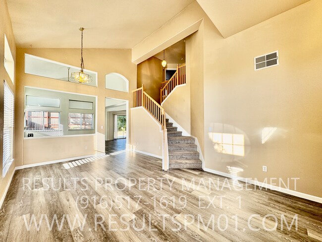 Foto del edificio - Beautiful Remodeled 4 Bedroom Citrus Heights Beauty!