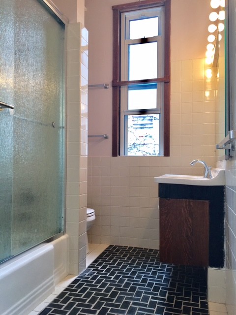 Second floor full bathroom - 5203 S Dorchester Ave