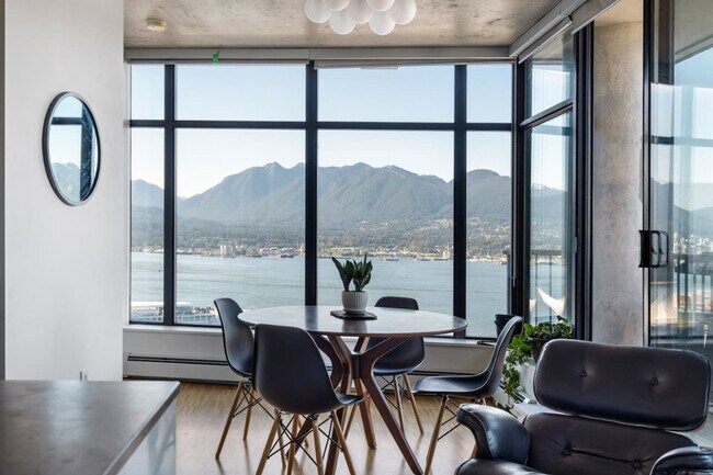 Photo du bâtiment - 128 W Cordova St