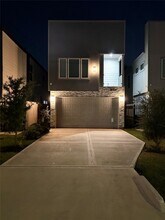 Building Photo - 9134 Brandon St