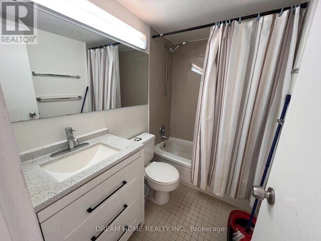 Photo du bâtiment - 350-350 Seneca Hill Dr
