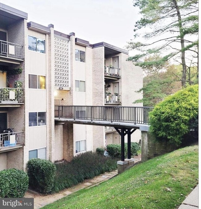 Building Photo - 12301 Braxfield Ct