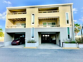 Building Photo - 401 Island Ave