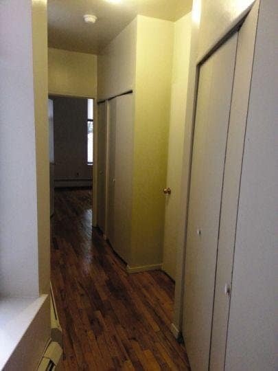 Building Photo - 1091 Gates Ave