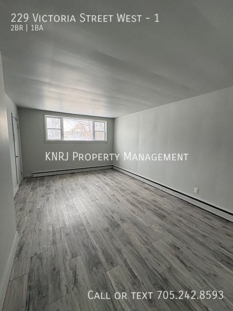 Building Photo - Two Beddroom Apartment