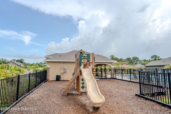 Building Photo - 194 Bubbling Ln
