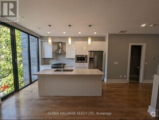 Building Photo - 75 Saulter St