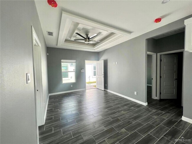 Building Photo - 100 Lauryn Dr