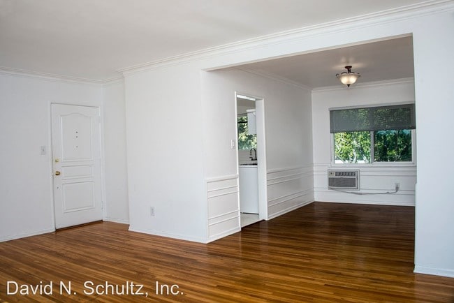 Building Photo - 1636-1640 Huntington Dr