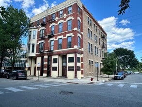 Building Photo - 1239 N Noble St