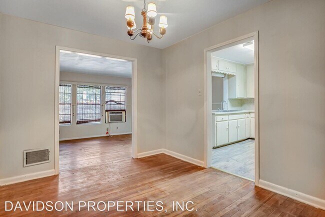 Foto del edificio - 3 br, 1 bath House - 303 Sumner