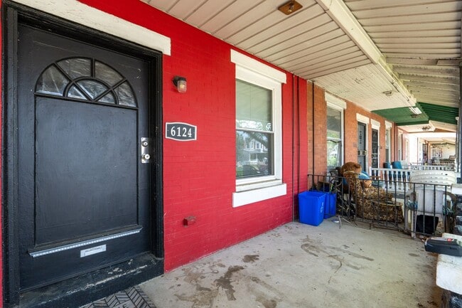 Building Photo - Newly rehabbed 3 bedroom 1.5 bath unit