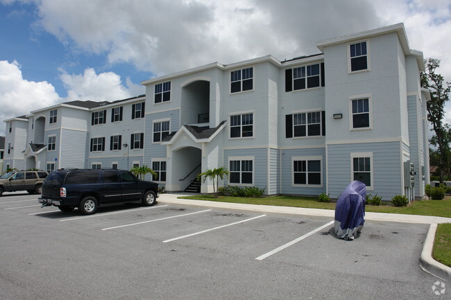 Building Photo - Grande Court North Port