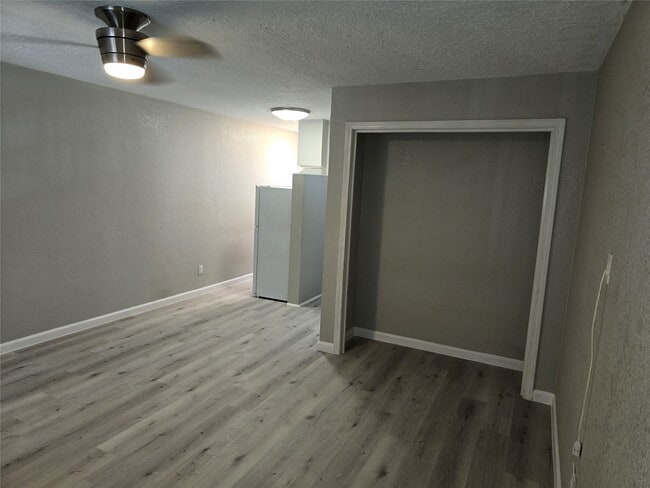 Building Photo - 2501 Yoakum Blvd