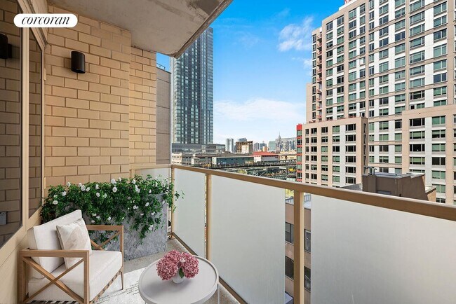 Foto del edificio - 41-34 Crescent St