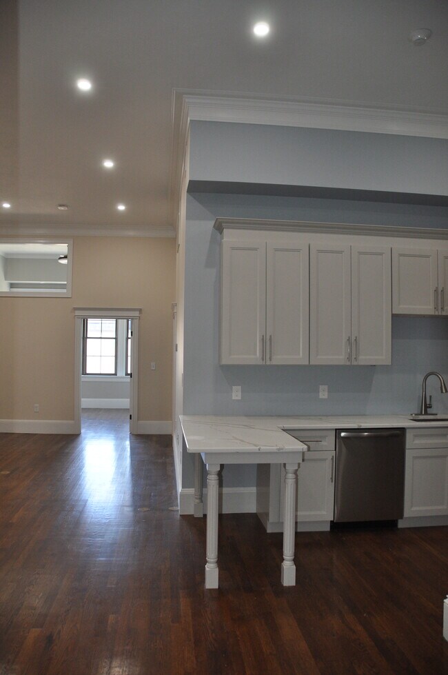 kitchen - 655 Main St