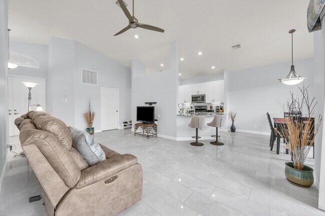 Building Photo - 309 NW Toscane Tr