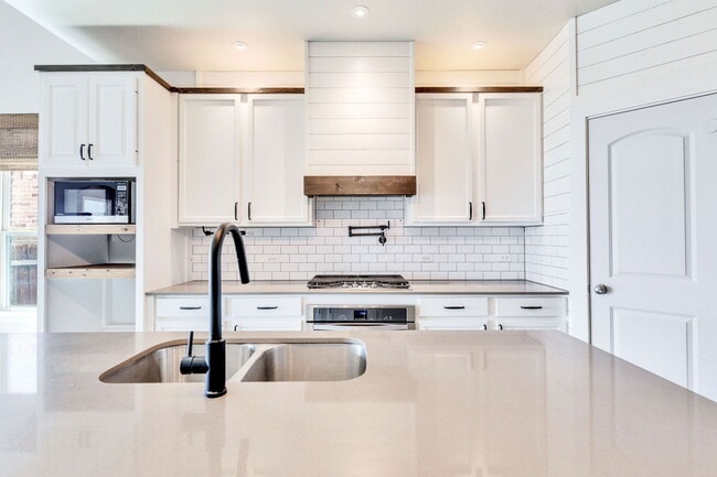 Building Photo - 217 Andele Way