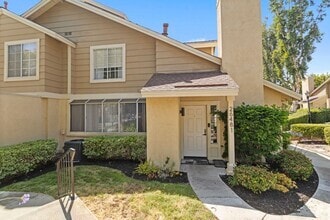 Building Photo - 26481 Olivewood