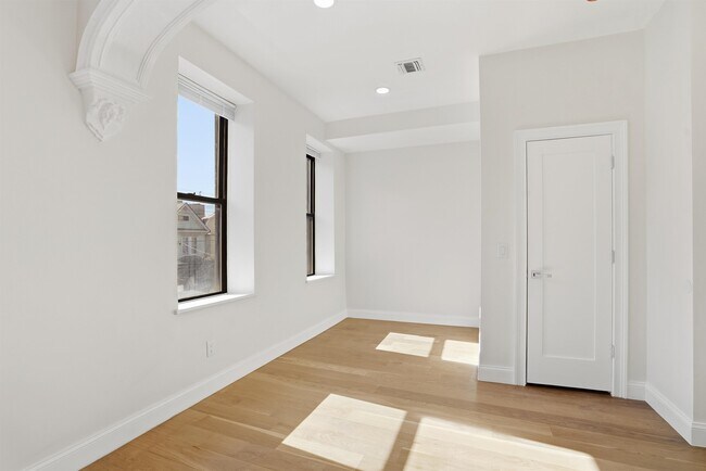 Foto del edificio - 233 1/2 Summit Ave
