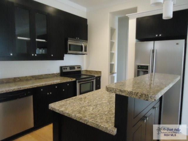 Foto del edificio - 524 Wildrose Ln