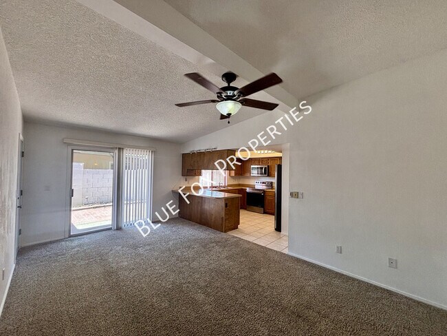 Building Photo - 7551 E La Cienega Dr