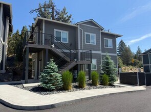 Building Photo - 2052 NW Black Pnes Pl