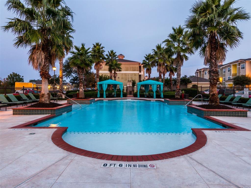 Marquis at the Rim 16631 Vance Jackson San Antonio, TX Apartments