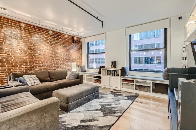 Building Photo - 444 17th St